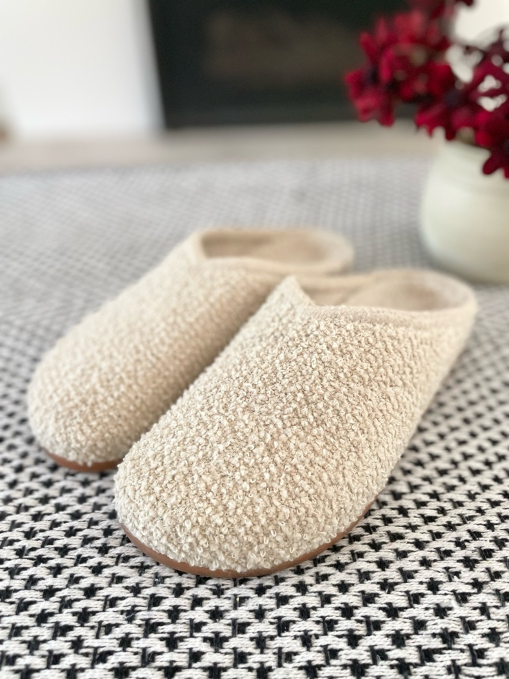 Rothys The Cozy Clog Honeybun Boucle Cream Ivory Slipper Shoes Size 10